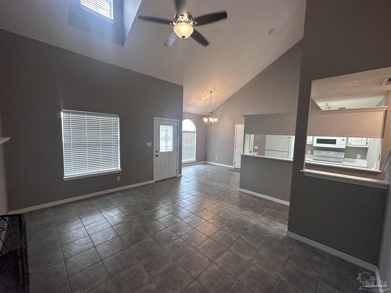 3180 Birdseye Cir - Photo 5 of 28