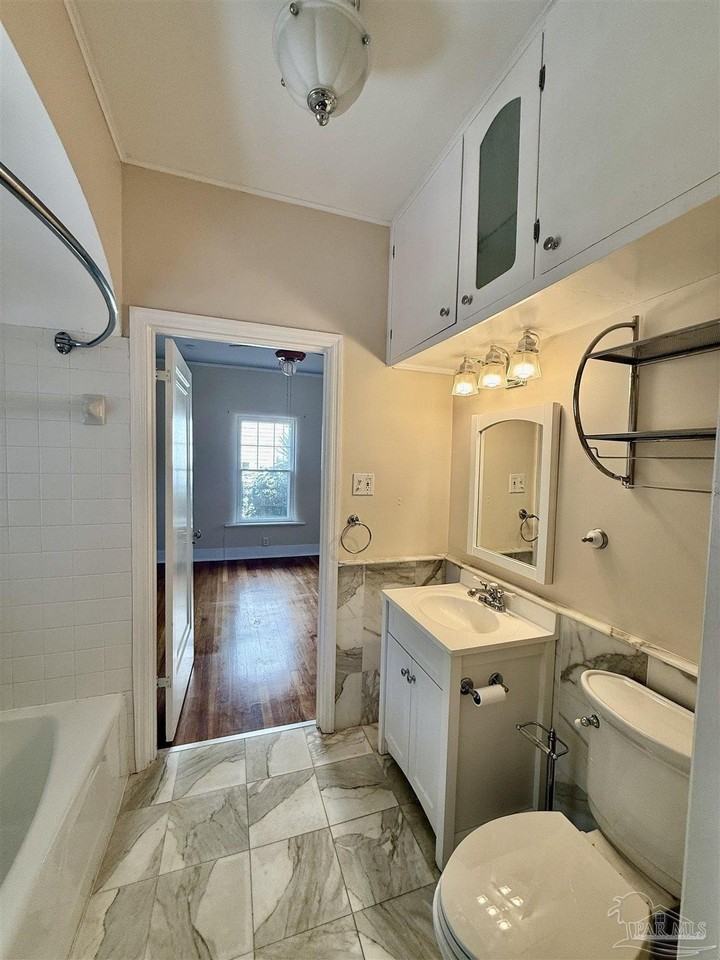 1717 Yates Ave - Photo 7 of 47