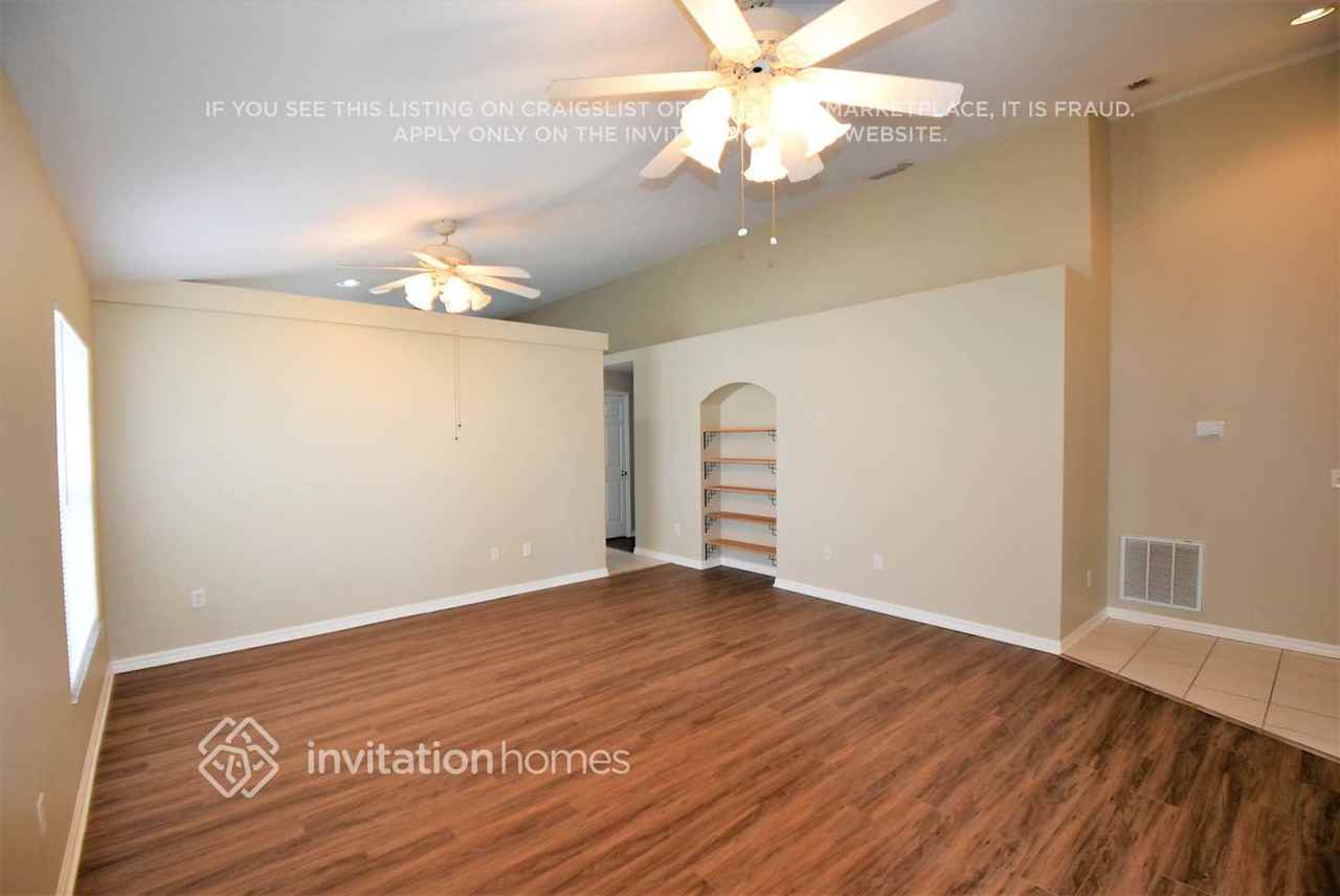 6240 Crickethollow Dr - Photo 2 of 8