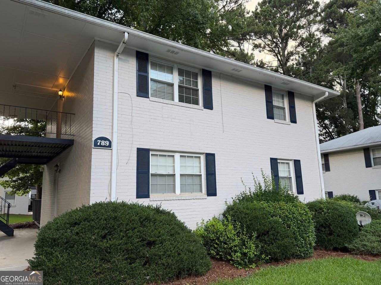 789 Jordan Ln - Photo 2 of 12