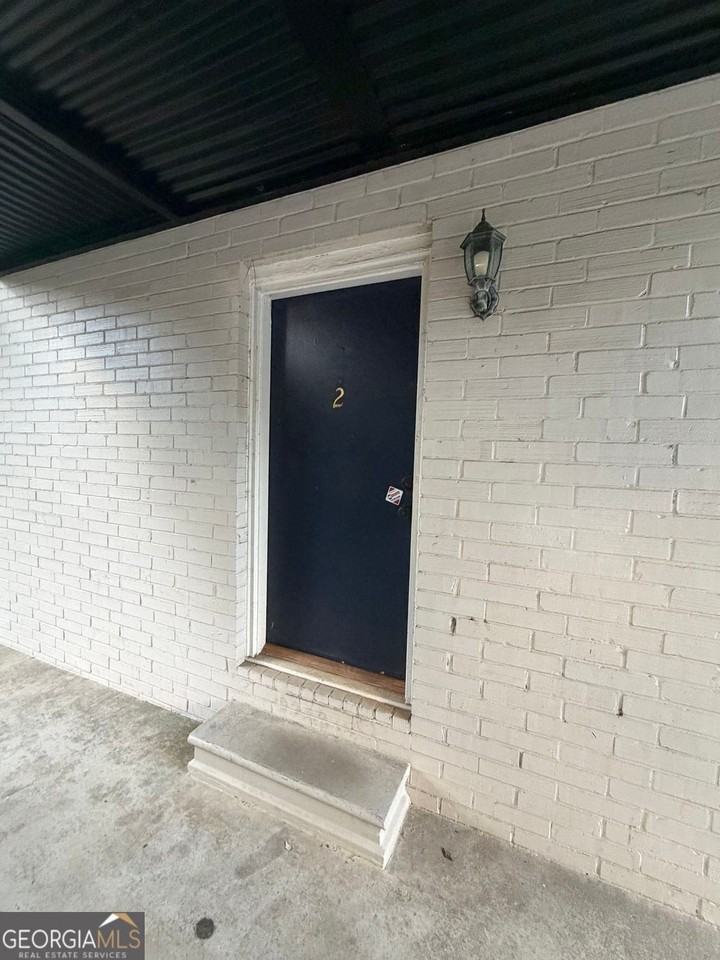 789 Jordan Ln - Photo 3 of 12