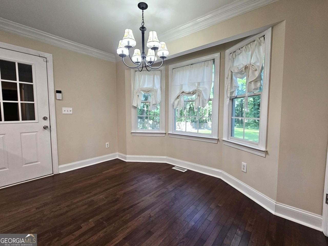 1473 Mayfield Rd - Photo 6 of 26