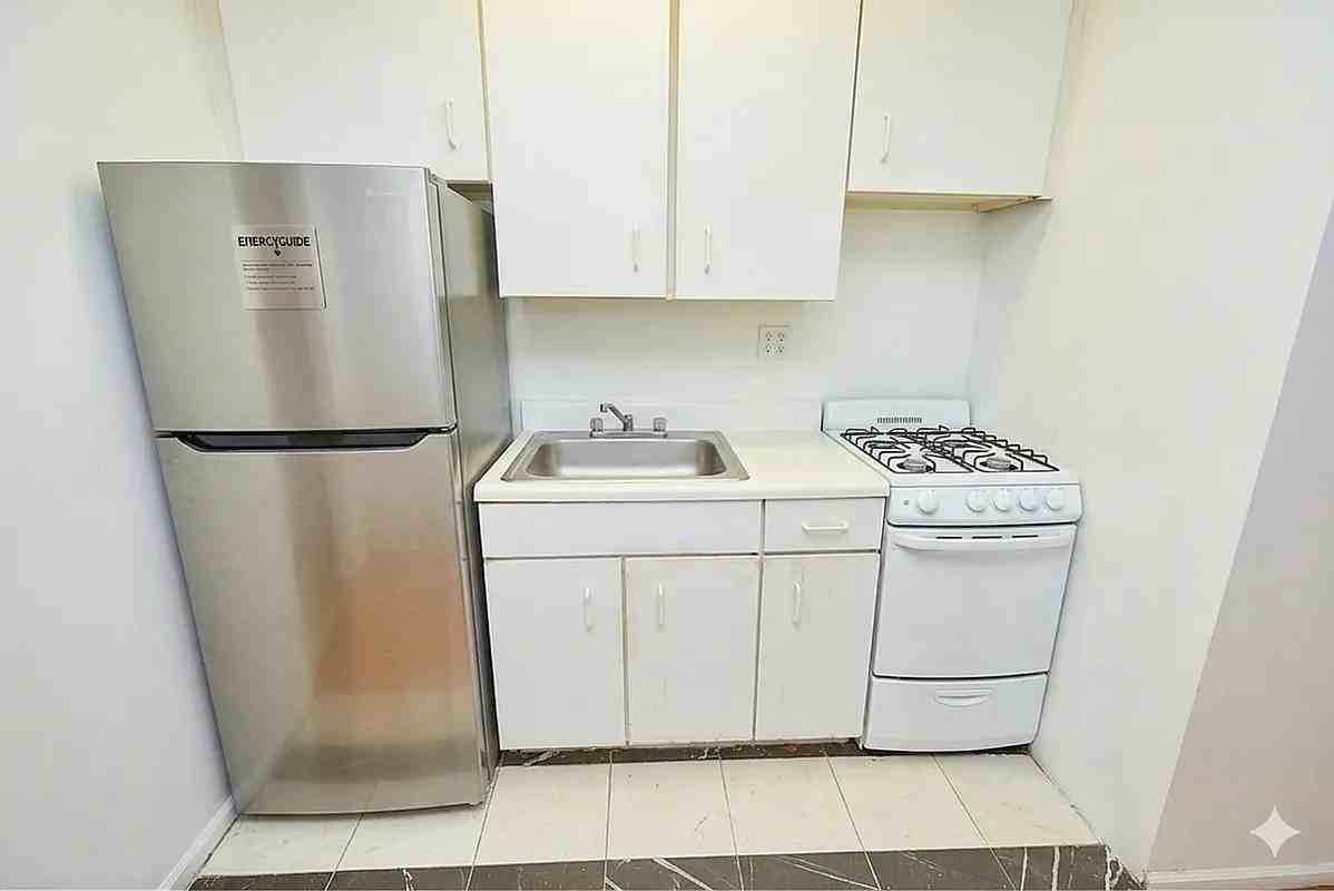 366 W 52nd St #4A - Photo 5 of 5