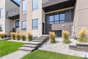 featured image of 2803 S Terry Ave