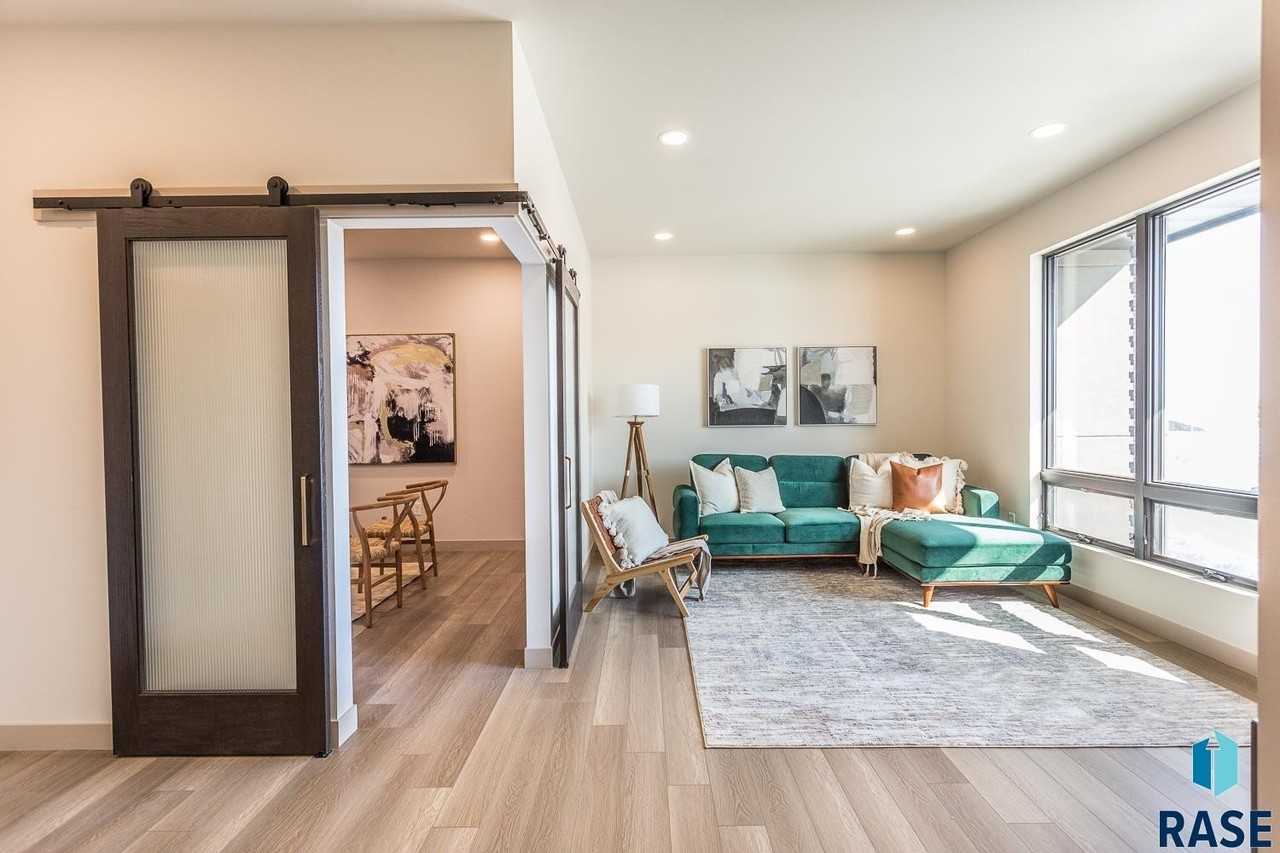 2803 S Terry Ave - Photo 3 of 31