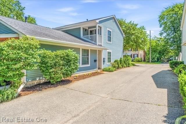 306 Roe St - Photo 4 of 28