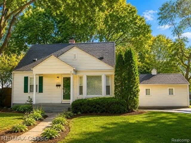2702 N Main St - Photo 2 of 24