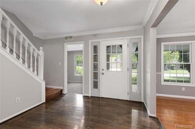 9025 Muirland Dr - Photo 2 of 31