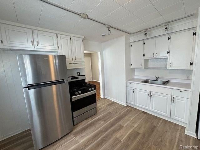 2215 Browning St - Photo 3 of 7