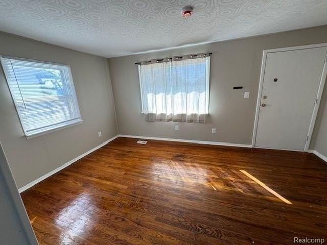 2215 Browning St - Photo 5 of 7