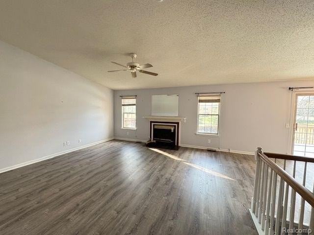 1922 Pebble Creek Dr - Photo 5 of 33