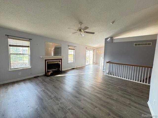1922 Pebble Creek Dr - Photo 7 of 33