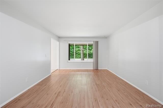 1880 Welling Dr - Photo 7 of 40