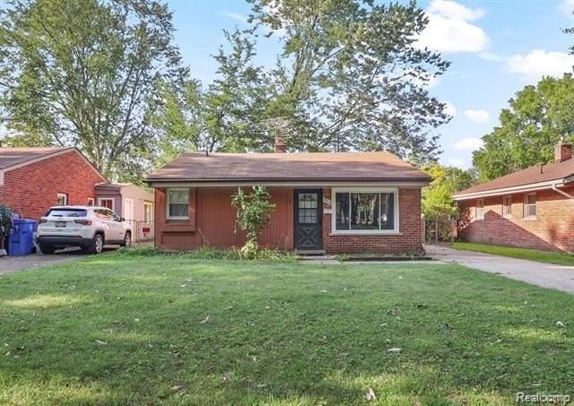 25016 Lehigh St - Photo 2 of 21