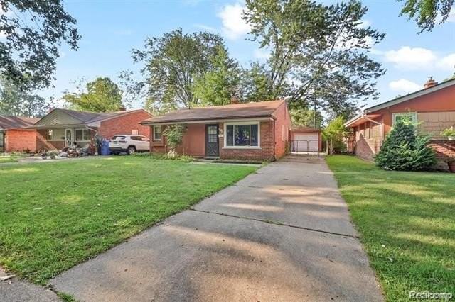 25016 Lehigh St - Photo 5 of 21