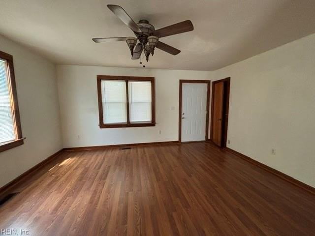 1424 Hawthorne Dr - Photo 5 of 9