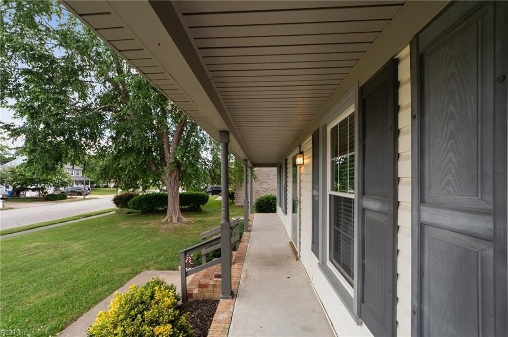 435 Currituck Dr - Photo 2 of 35