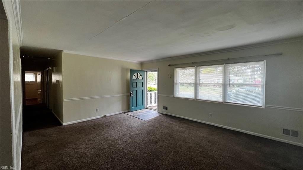 207 Robin Rd - Photo 4 of 11