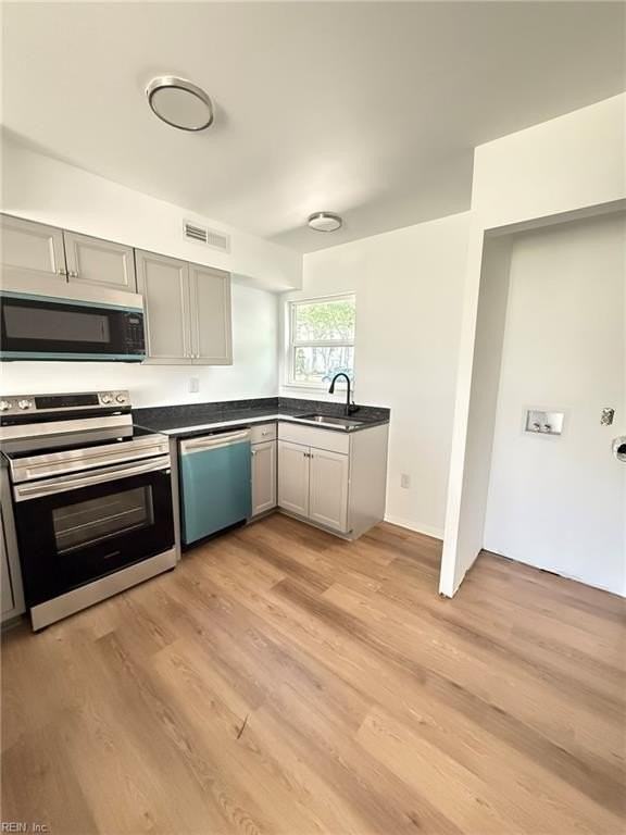 319 Main St #8 - Photo 4 of 7