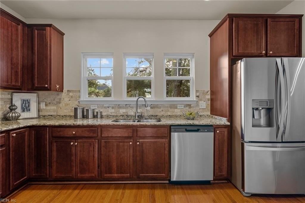 9518R 3rd Bay St #112 - Photo 5 of 42