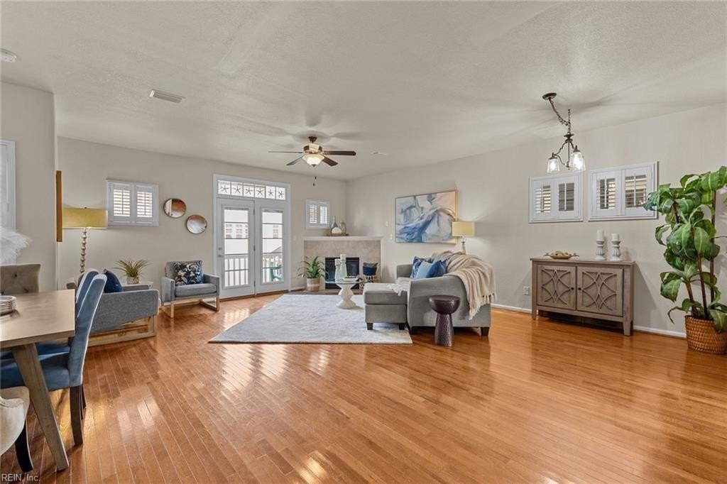 9518R 3rd Bay St #112 - Photo 6 of 42