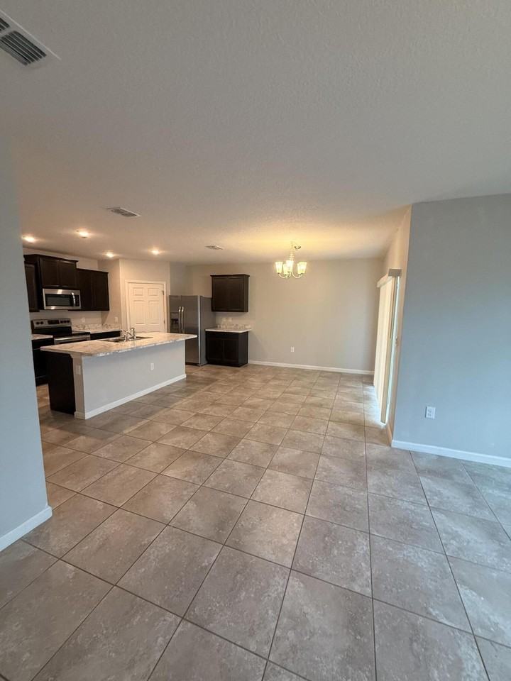 619 Sw Post Ter - Photo 3 of 10