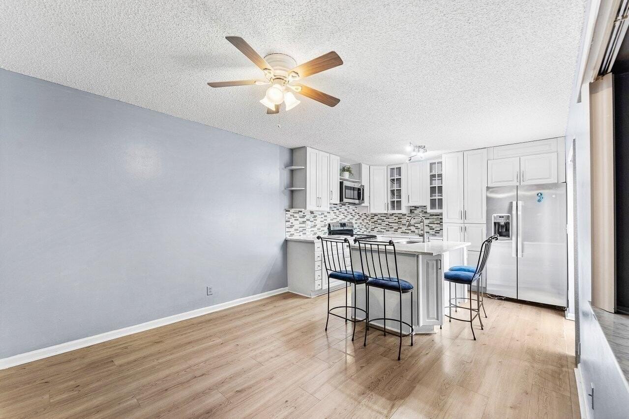 6115 Seven Springs Blvd - Photo 5 of 29