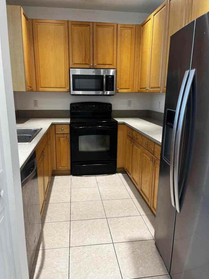 1554 Limetree Bay Ave - Photo 4 of 21