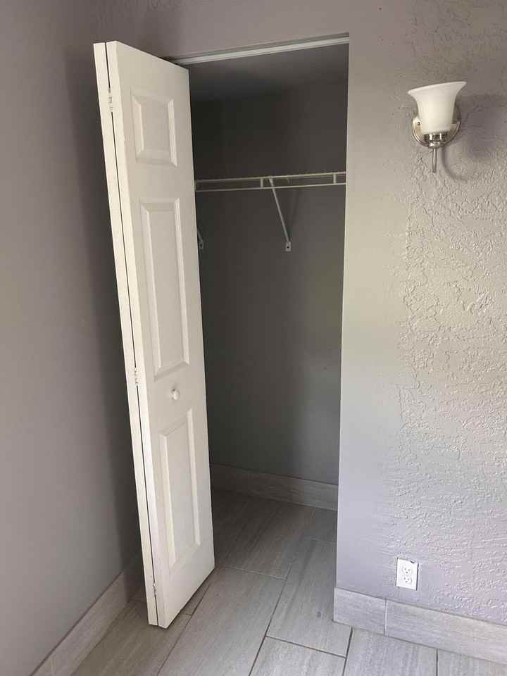 2029 Se Hideaway Cir - Photo 4 of 12