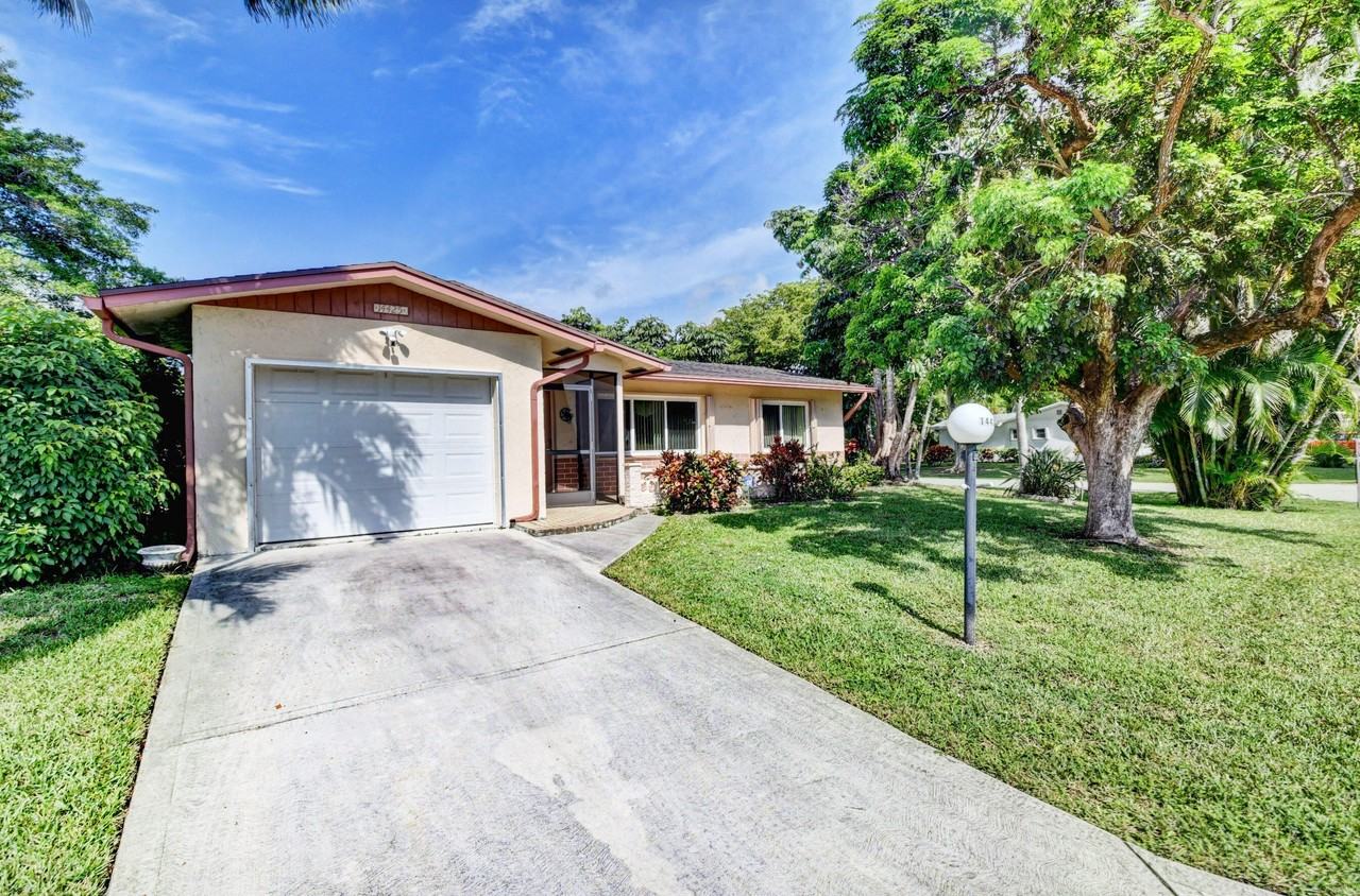 14425 Amapola Way - Photo 2 of 34