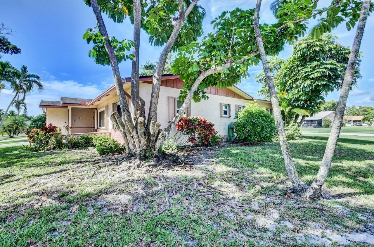 14425 Amapola Way - Photo 4 of 34