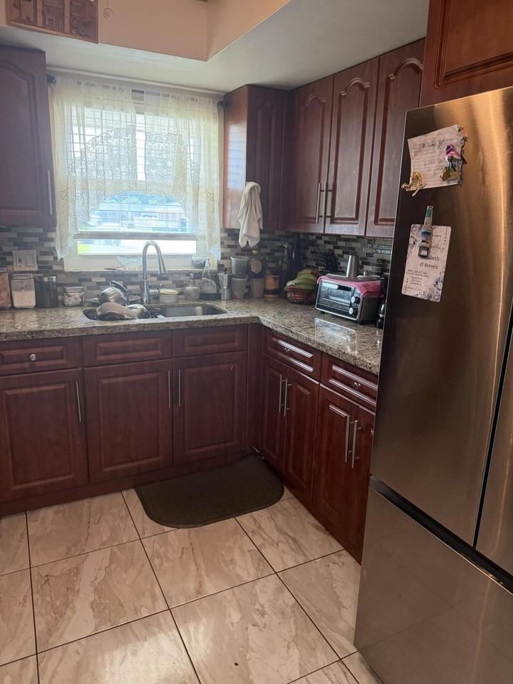 2531 Barkley Dr W #B - Photo 2 of 17