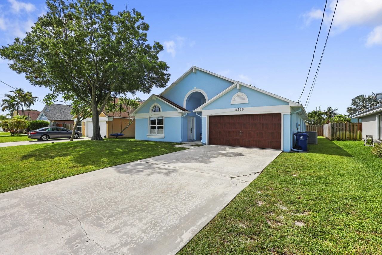 6238 Pompano St - Photo 3 of 47