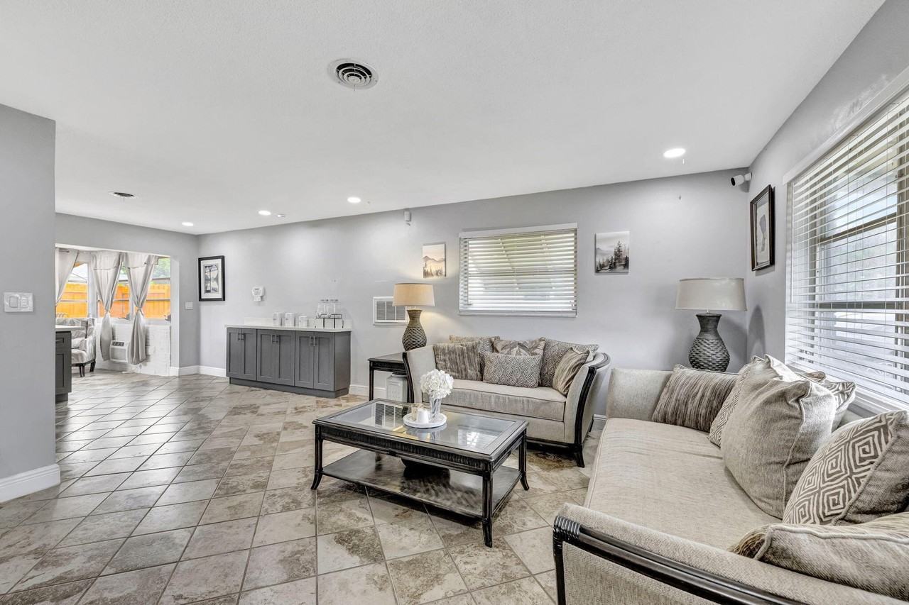 4901 Nw 27th Way - Photo 6 of 50