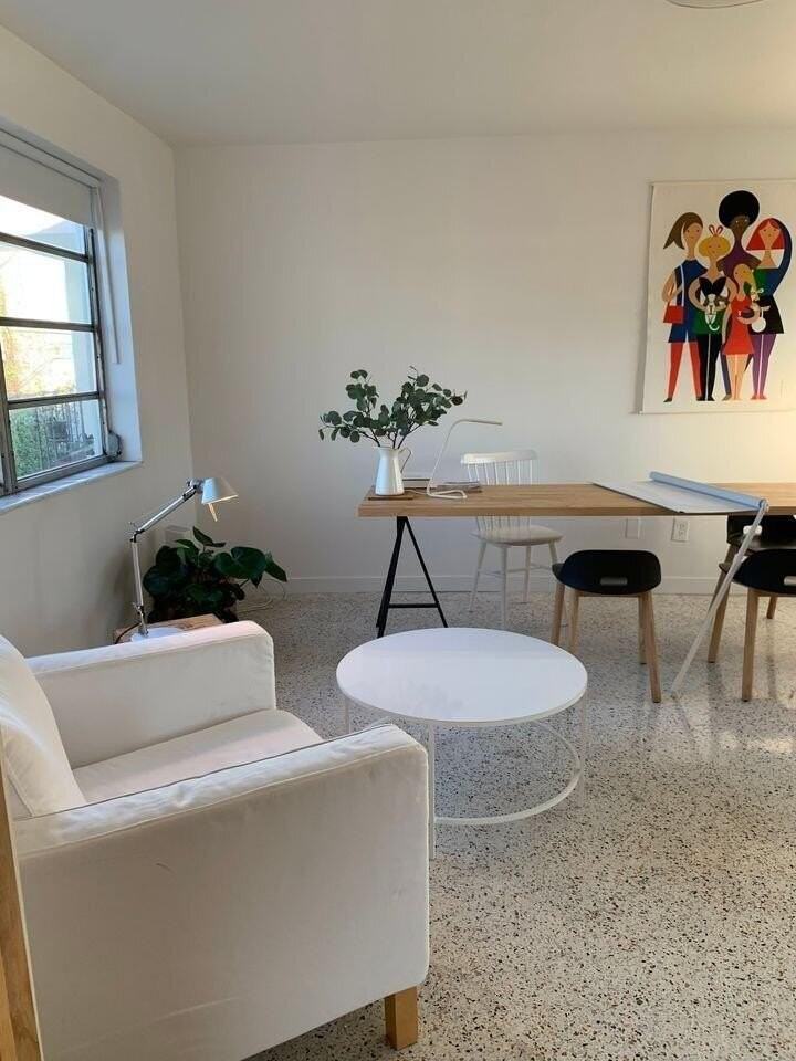 649 Sw 9th St #301 - Photo 3 of 9