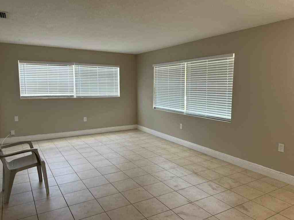 9519 Birmingham Dr - Photo 3 of 29