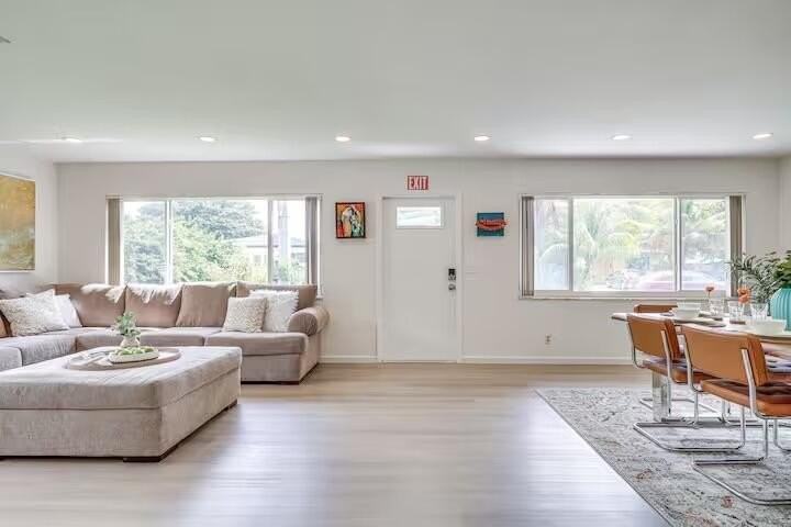 124 Sw 2nd Ave - Photo 4 of 28