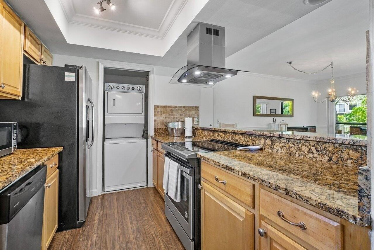 11863 Wimbledon Cir #433 - Photo 4 of 40