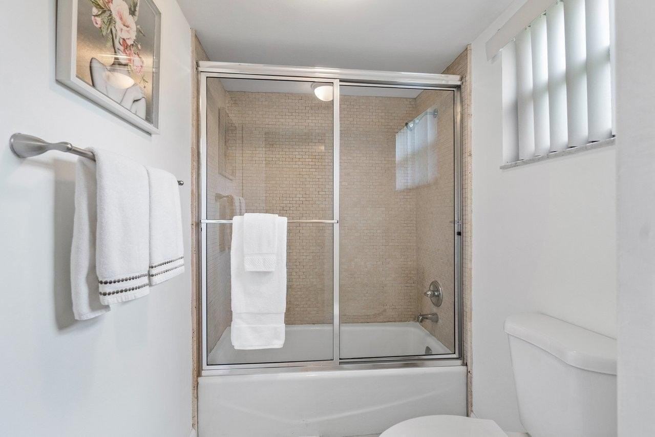11863 Wimbledon Cir #433 - Photo 7 of 40
