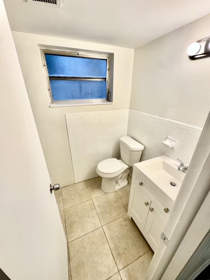 417 N K St #1A - Photo 3 of 15