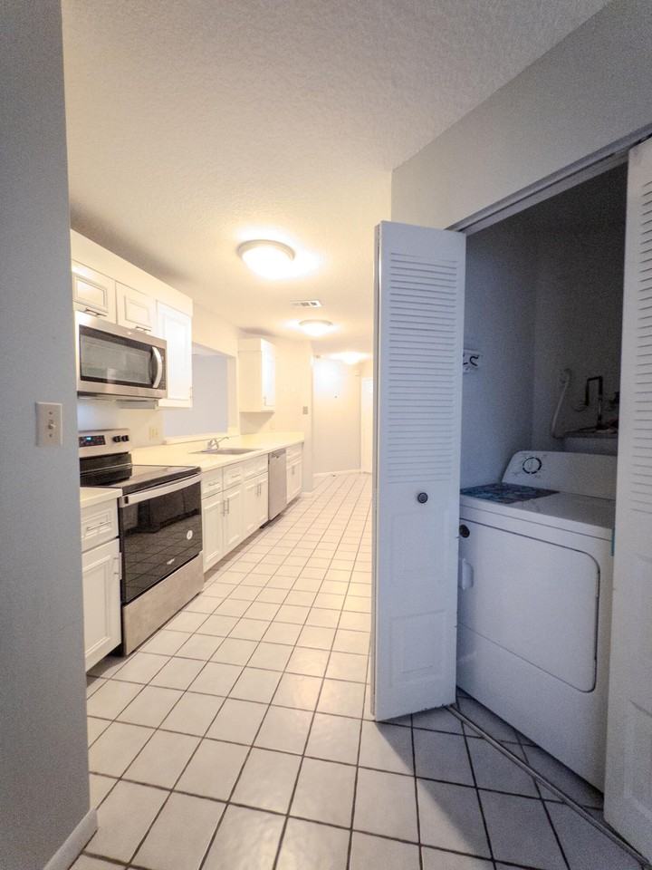 9867 Nw 1st Ct - Photo 3 of 24