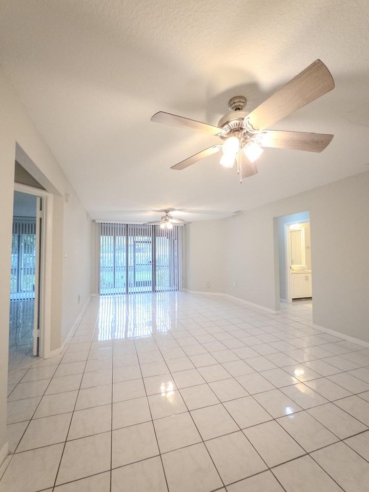 9867 Nw 1st Ct - Photo 5 of 24