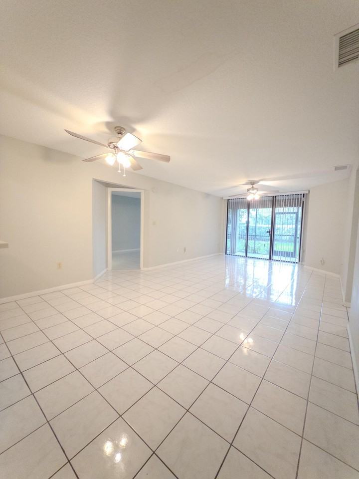 9867 Nw 1st Ct - Photo 6 of 24