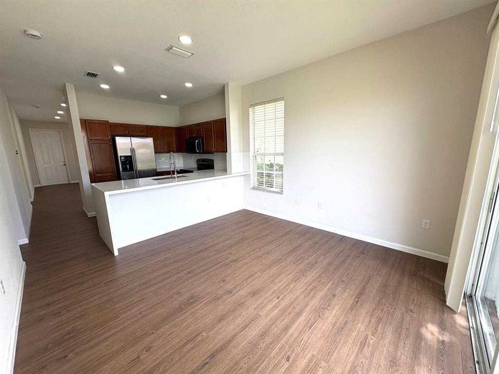 3245 Nw 31st Ter - Photo 5 of 24