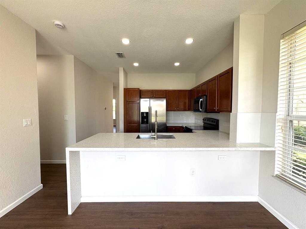3245 Nw 31st Ter - Photo 7 of 24