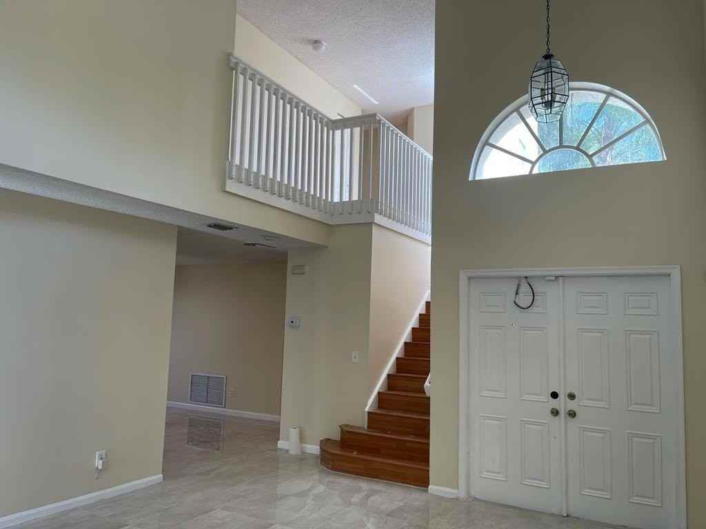 2348 Sw 177th Ave - Photo 2 of 23