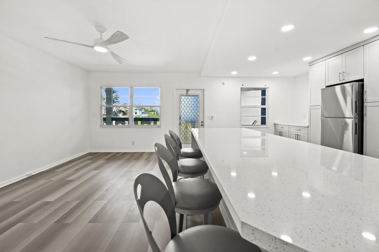 4047 Lincoln C #C - Photo 3 of 50