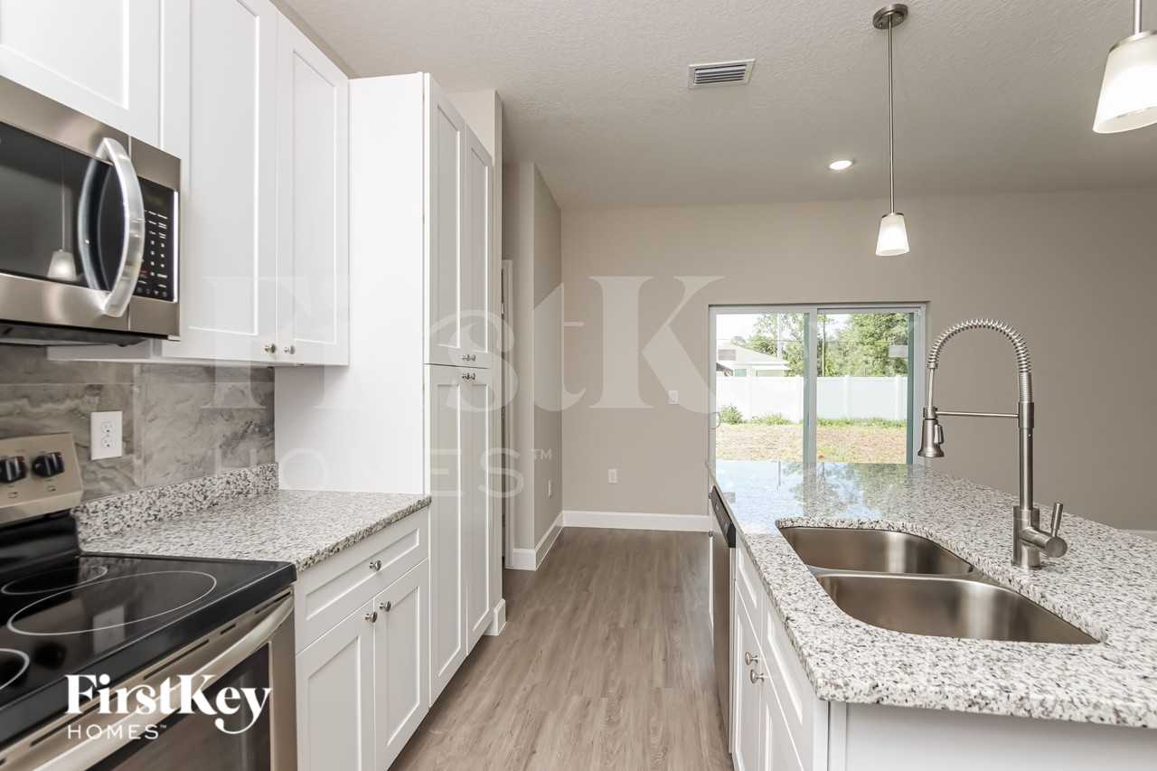 717 Lavender St Se - Photo 6 of 16