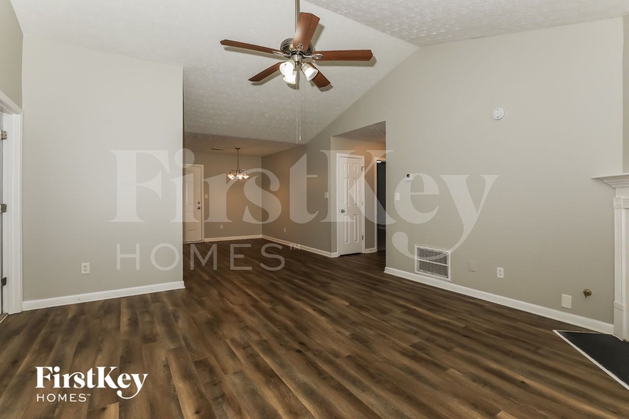 11035 Shannon Cir - Photo 2 of 19