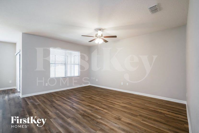 16736 Citrus Pkwy - Photo 3 of 15